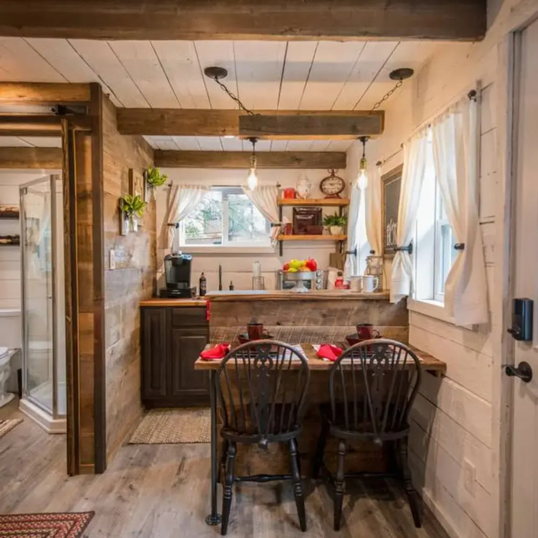 Cozy Cabin Little Red Hen 12 min to Magnolia
