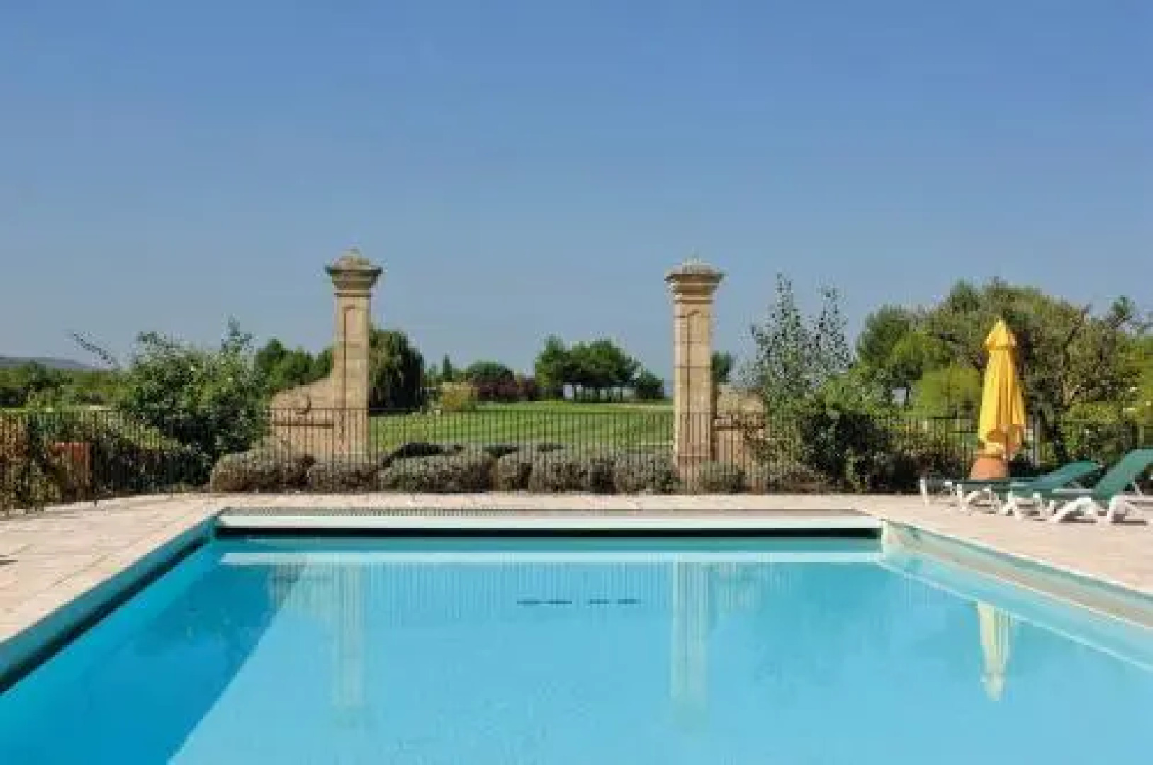 Pierre & Vacances Hotel Du Golf De Pont Royal En Provence