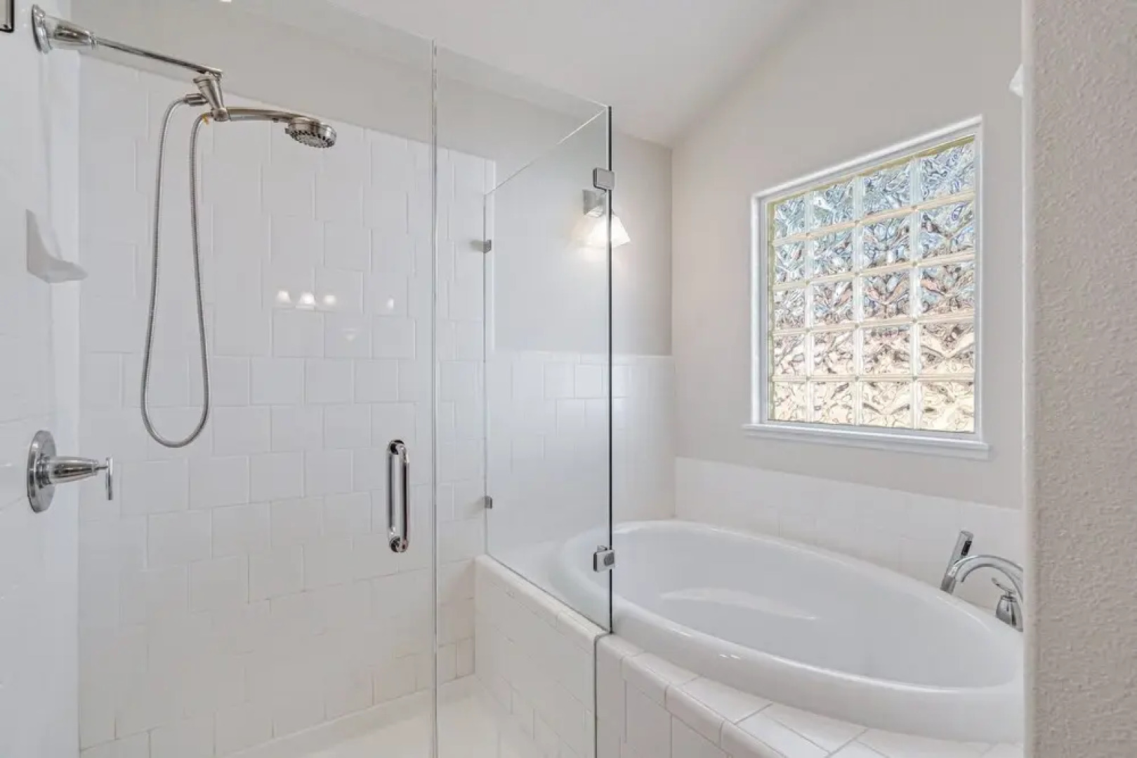 Cloudside - 2-Level Home Near Marina Beach by Yosemite Region Resorts