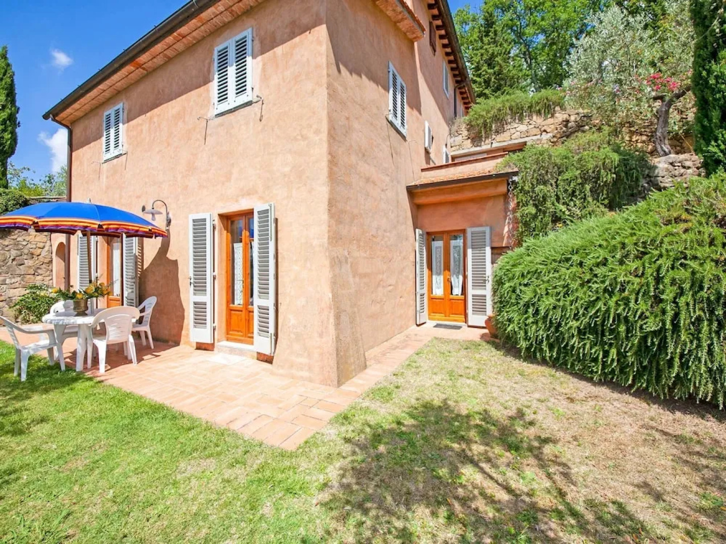 Cozy Holiday Home in Lamporecchio with Swimming Pool