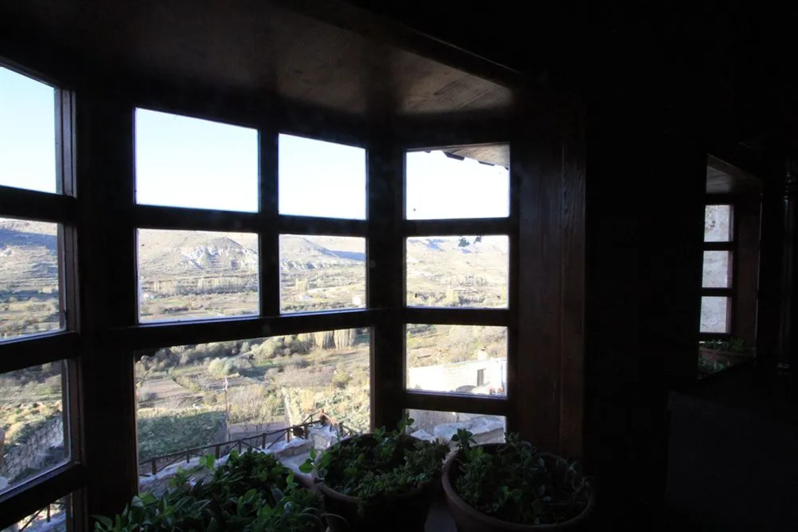 AkCave Suites & Resort