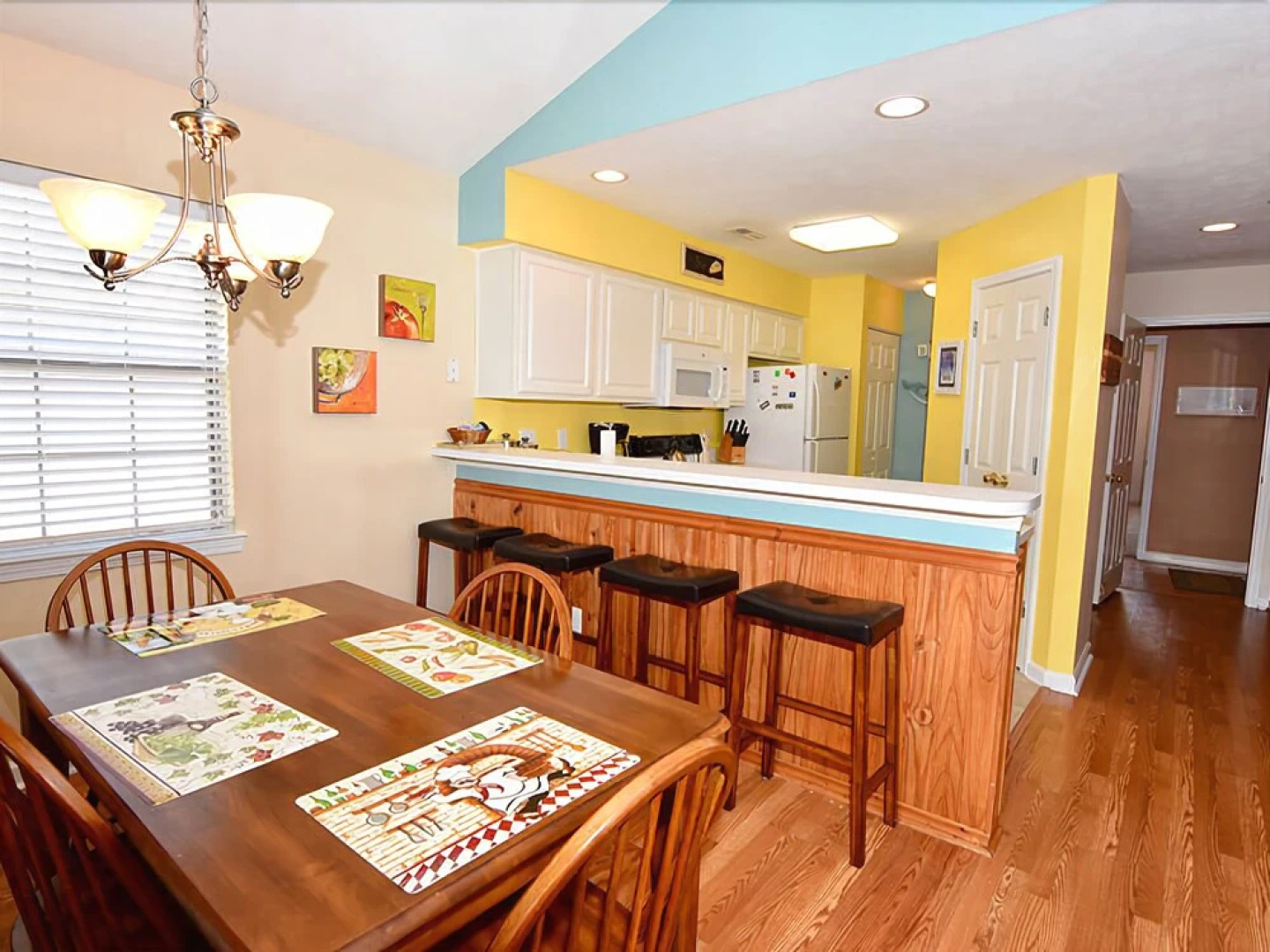 #19h L/O True Blue 2 Bedrooms 2 Bathrooms Condo