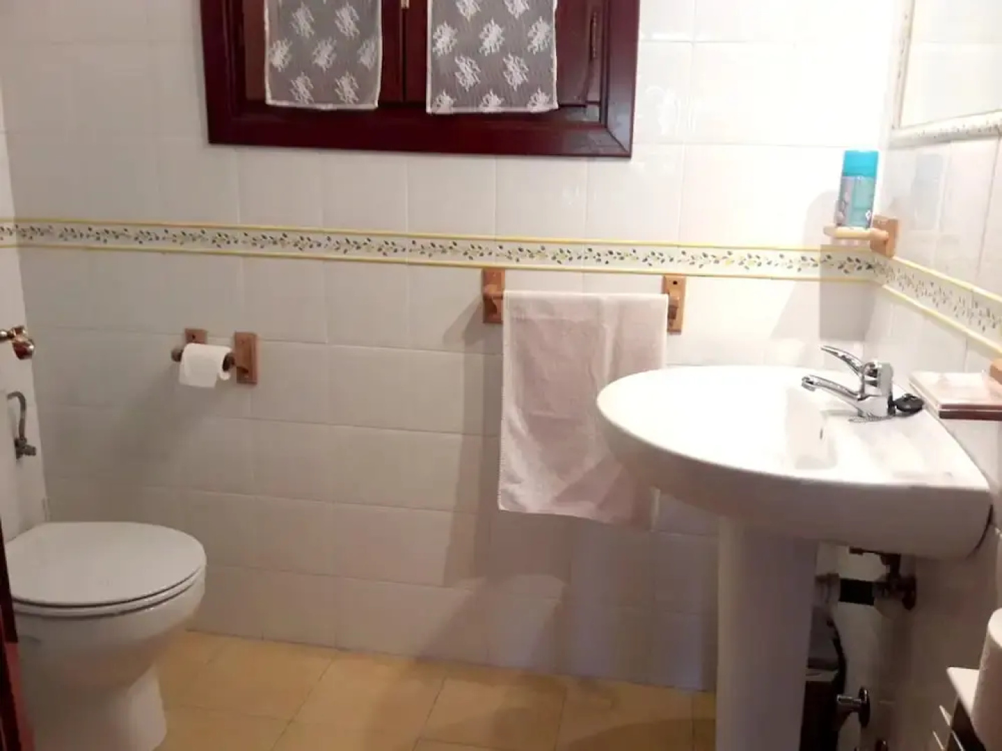 House With 5 Bedrooms in Munain, With Wonderful Mountain View and Enclosed Garden