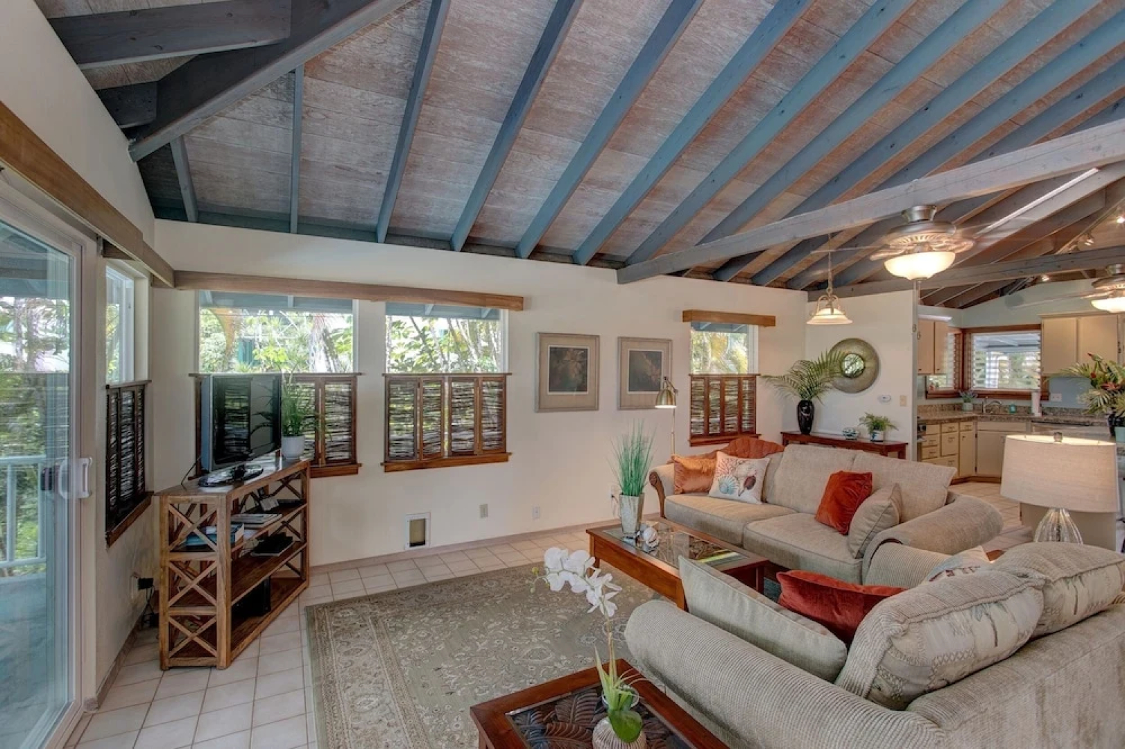 Kaloli Sunrise By The Sea 2 Bedroom Home by Redawning