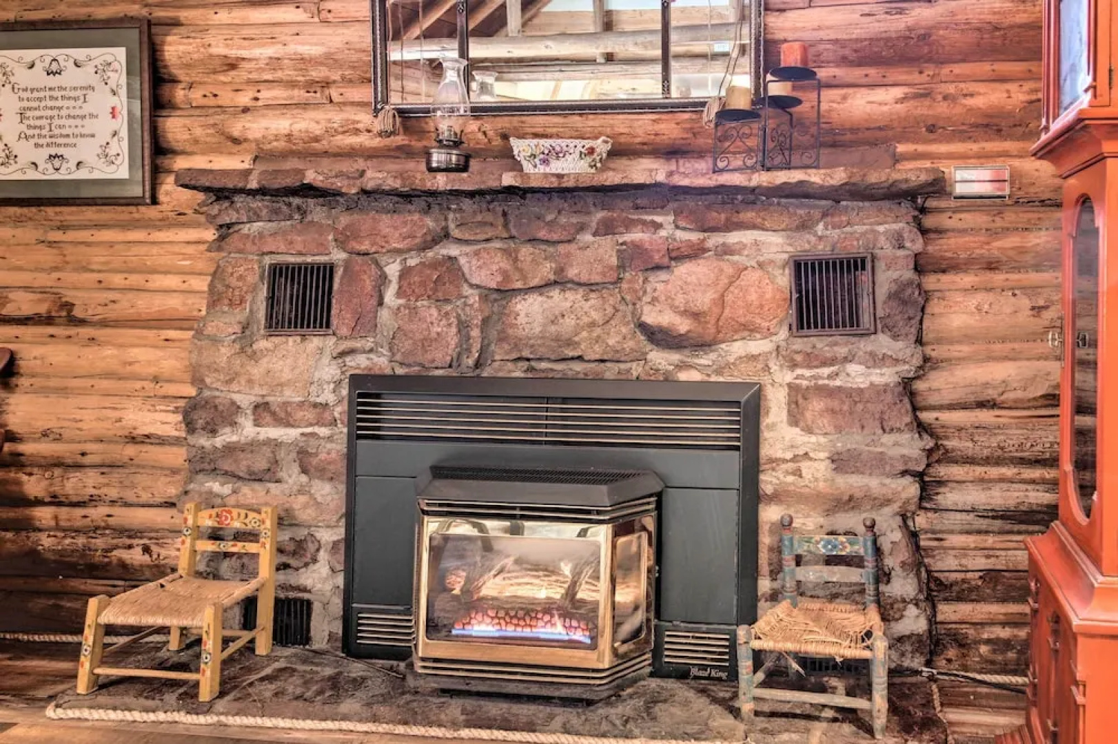 Creekside Clancy Cabin in Helena Natl Forest!