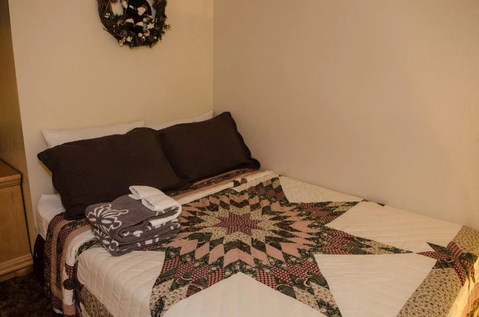 Mt. Baker Lodging Condo 33 – Inexpensive, Sleeps 6! by MBL