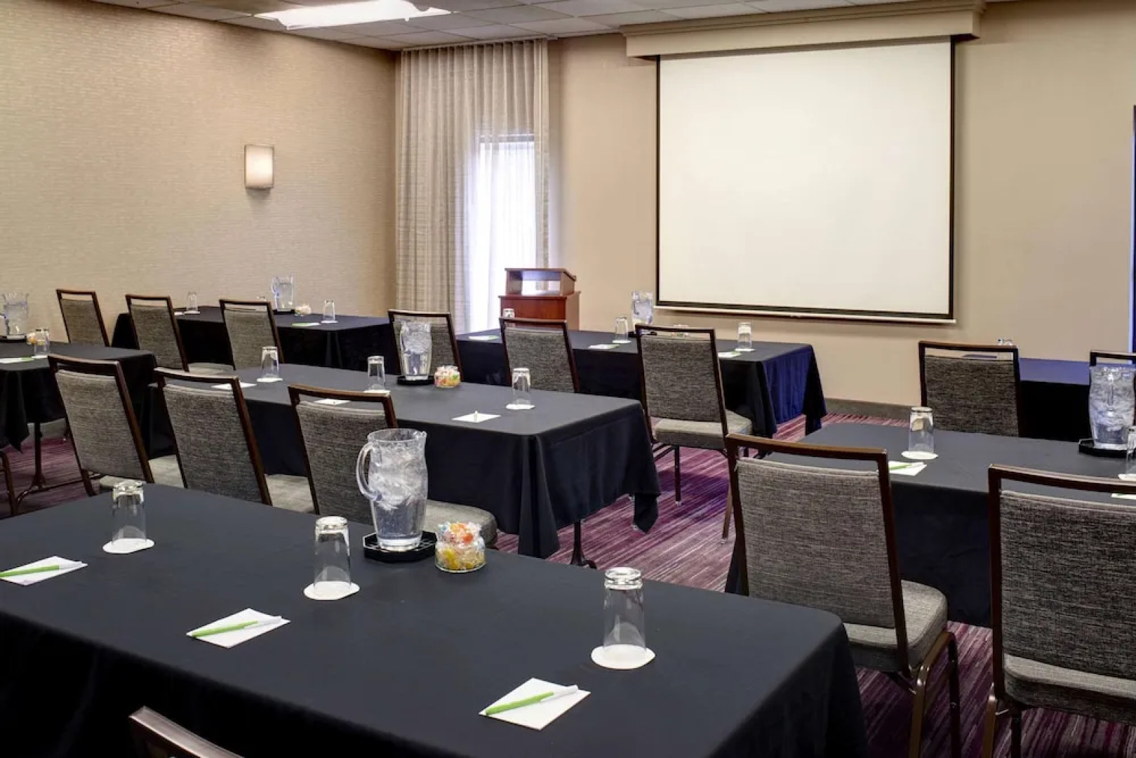 Sonesta Select Milwaukee Brookfield