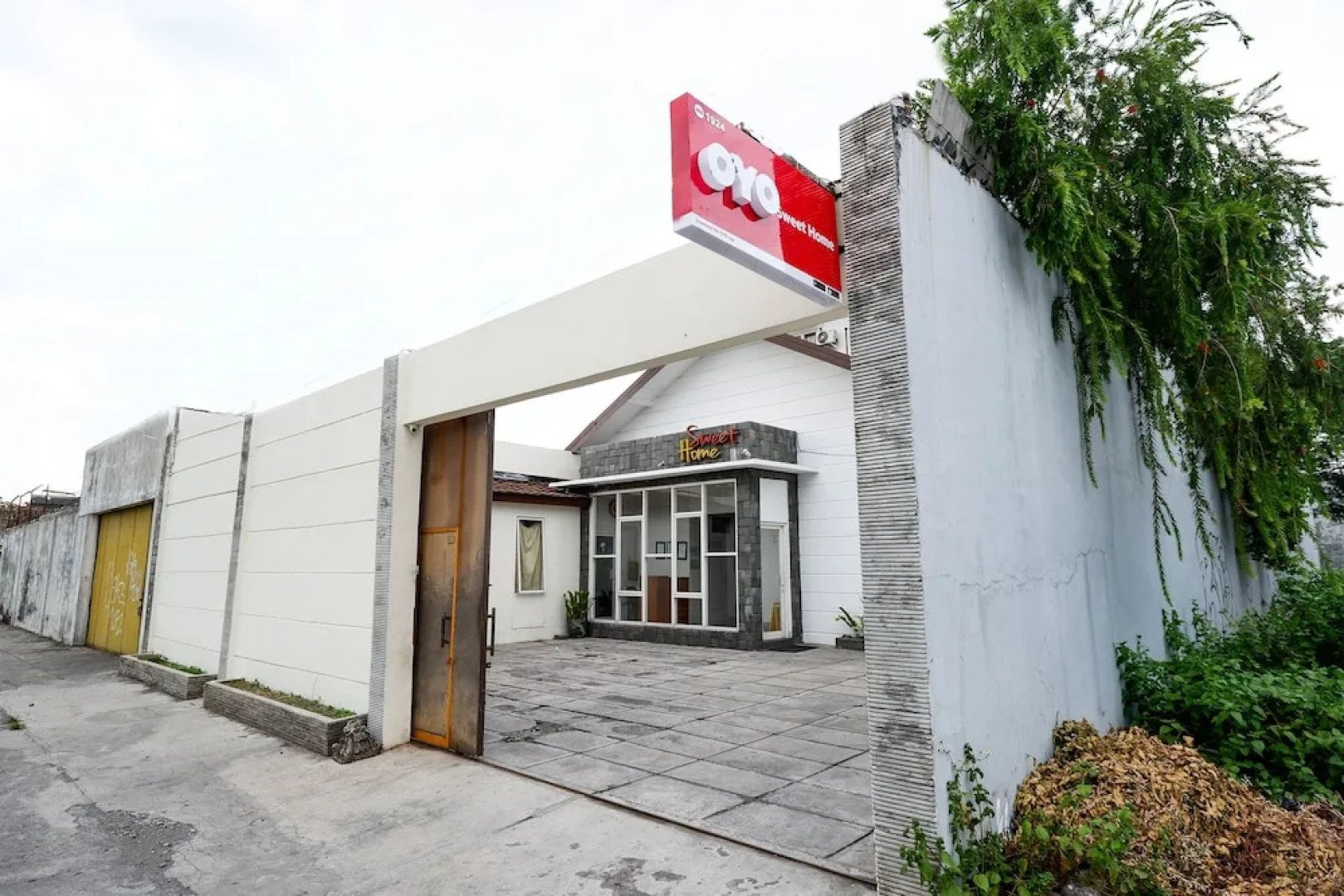 OYO 1924 Sweet Home