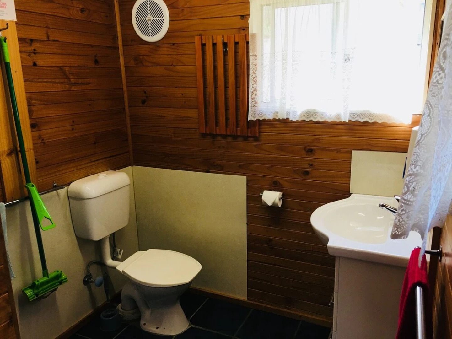 Anglers Reach Lakeside Village