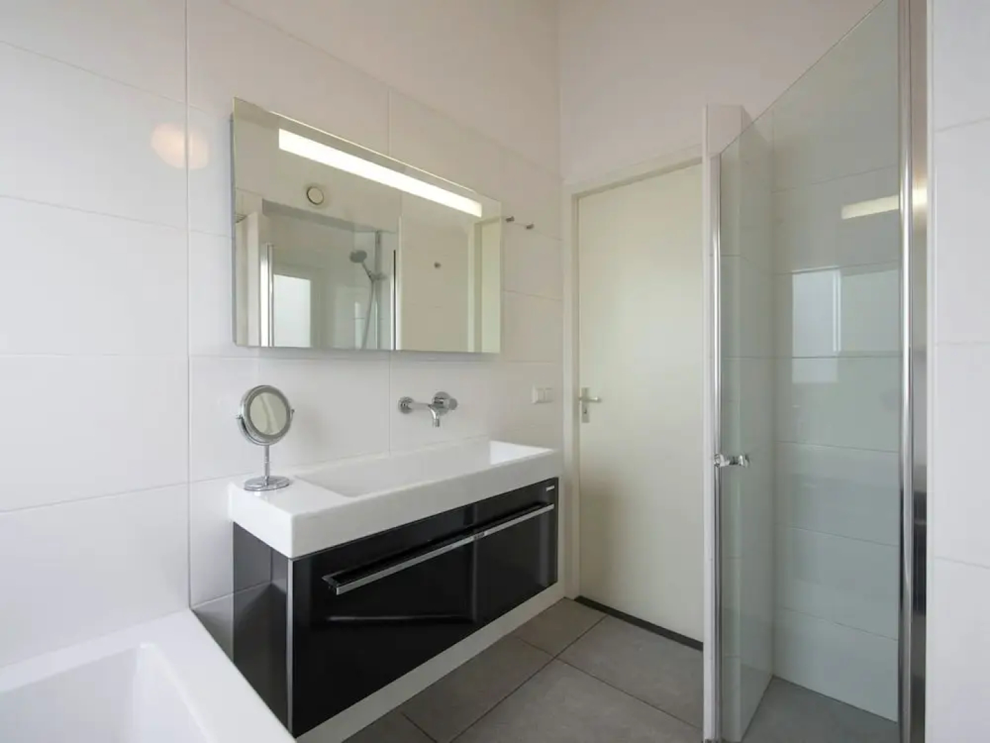 Nice House With Dishwasher, Near Amsterdam