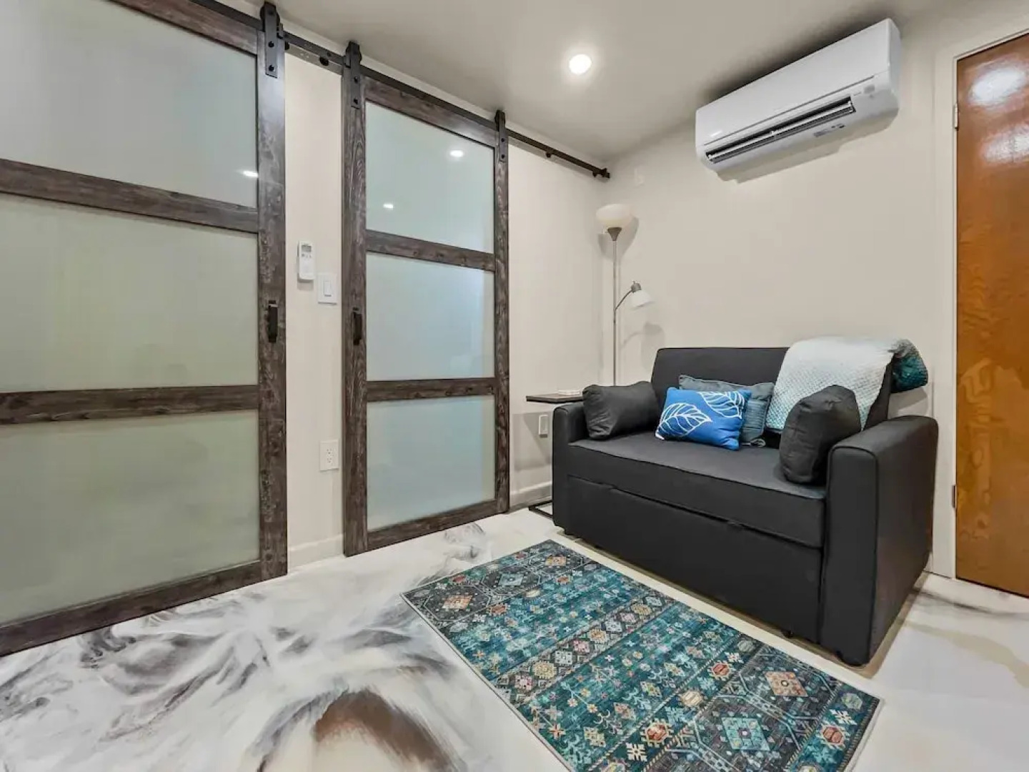 Quiet Garden Sanctuary 1 Bedroom Home