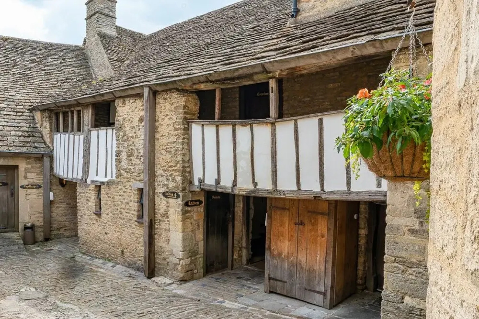 The George Inn & The Plaine