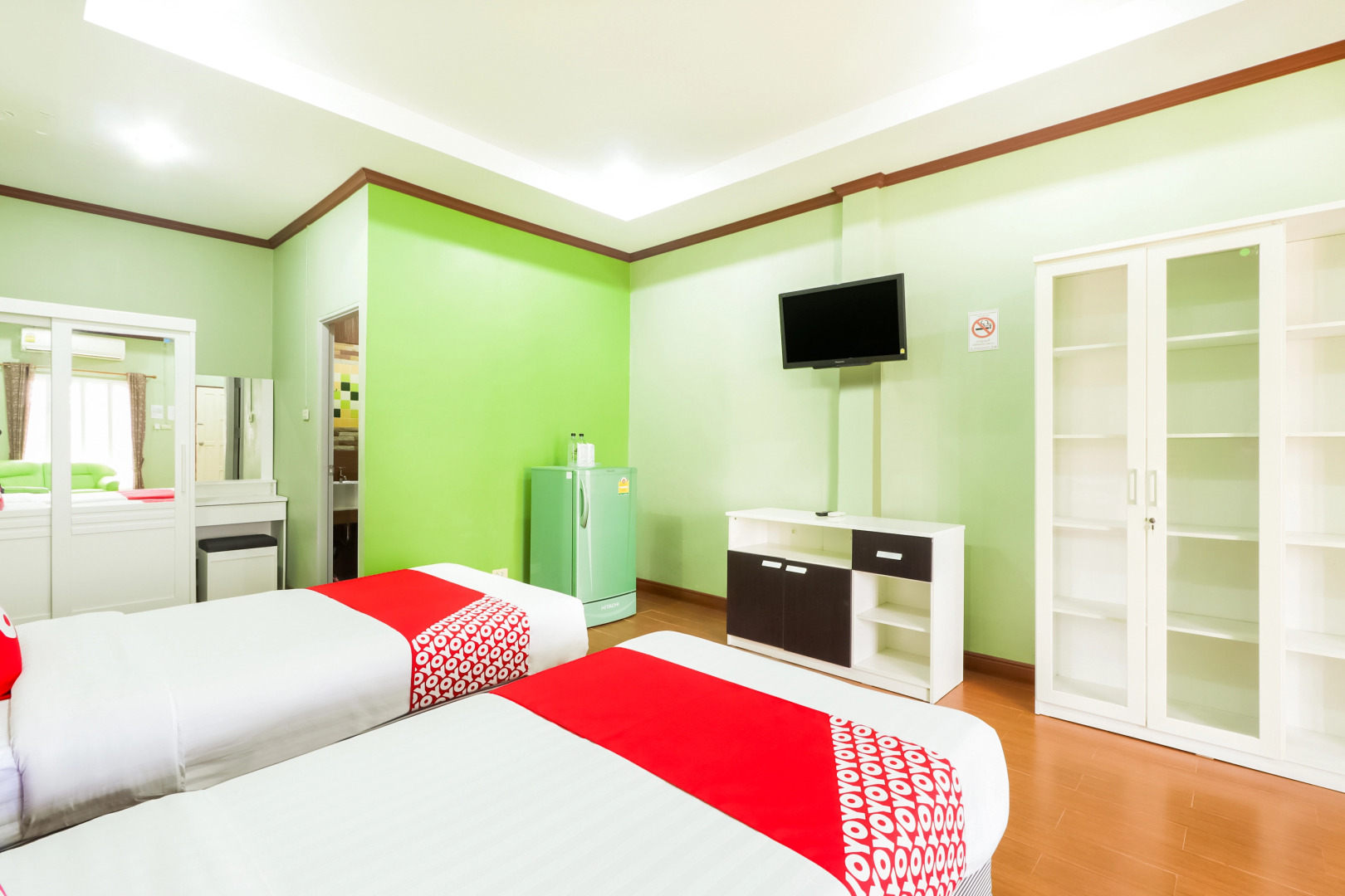 OYO 359 Golden Nakara Place (Vaccinated Staff)