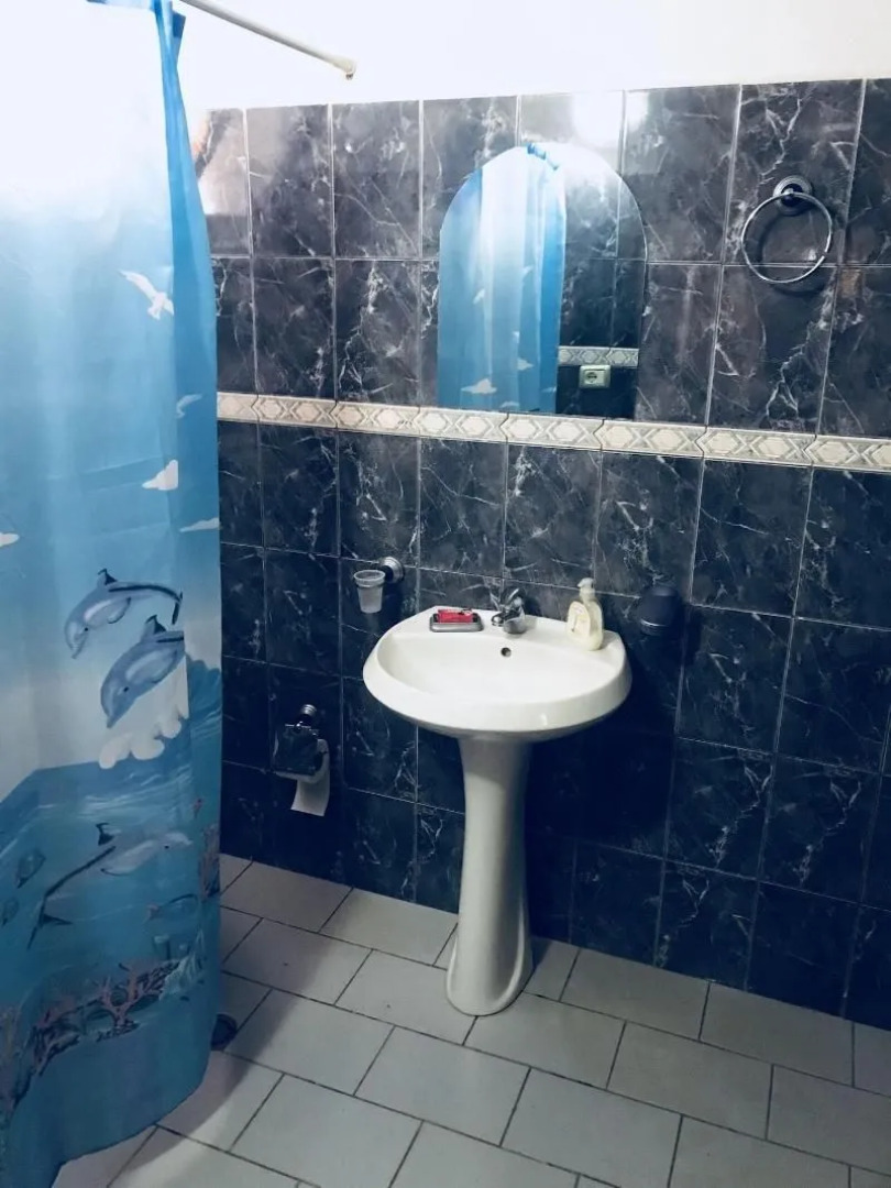 Gold Guest House & Bar