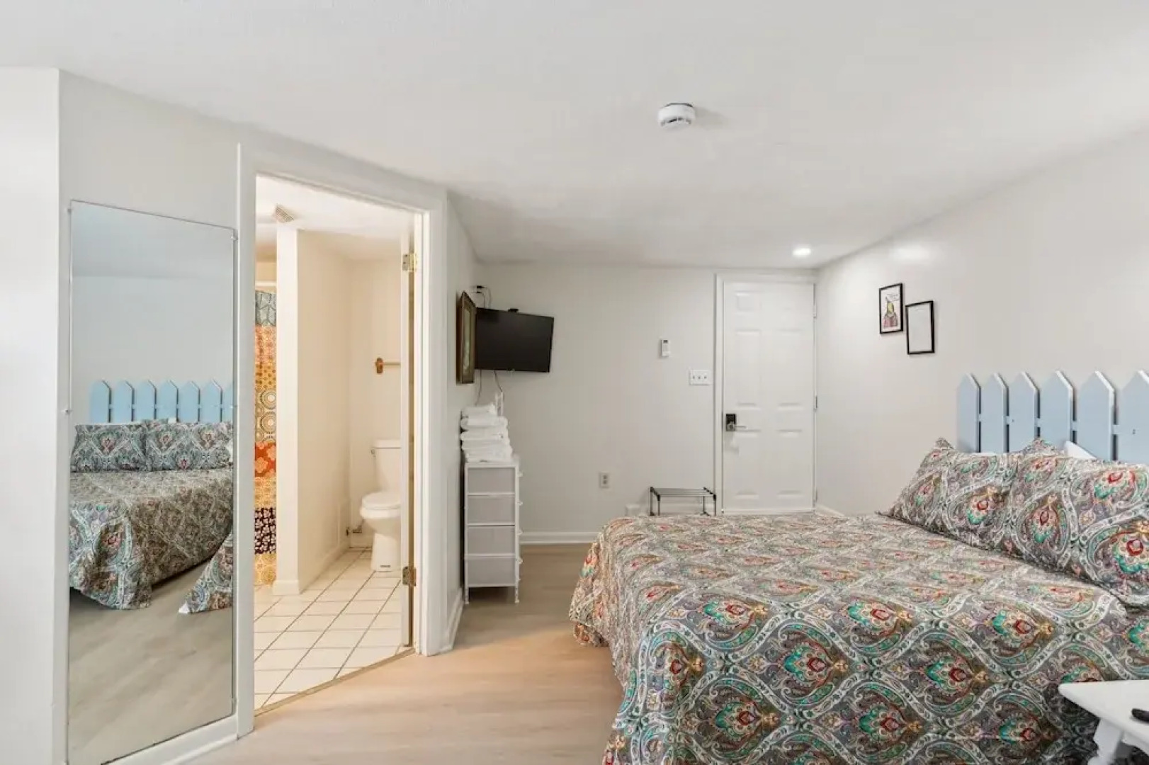 Dave's Last Resort Poolside - Long Stay Discount - Comforting Cabin 2 1 Bedroom Hotel Room