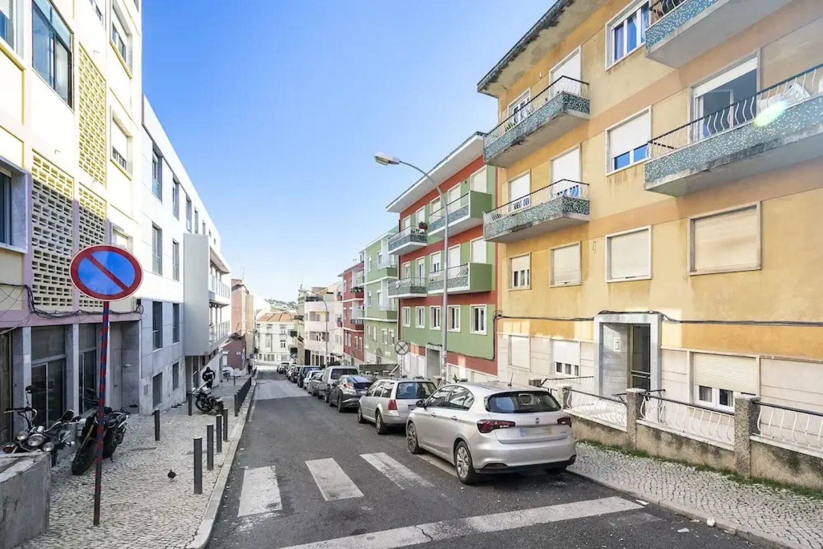 Suburban Serenity Family Home With Pool