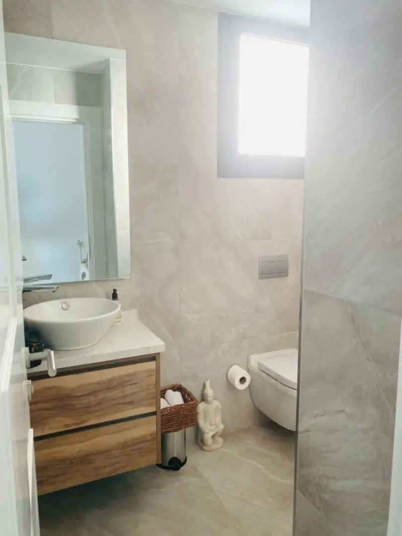 Luxurious Seafront Penthouse