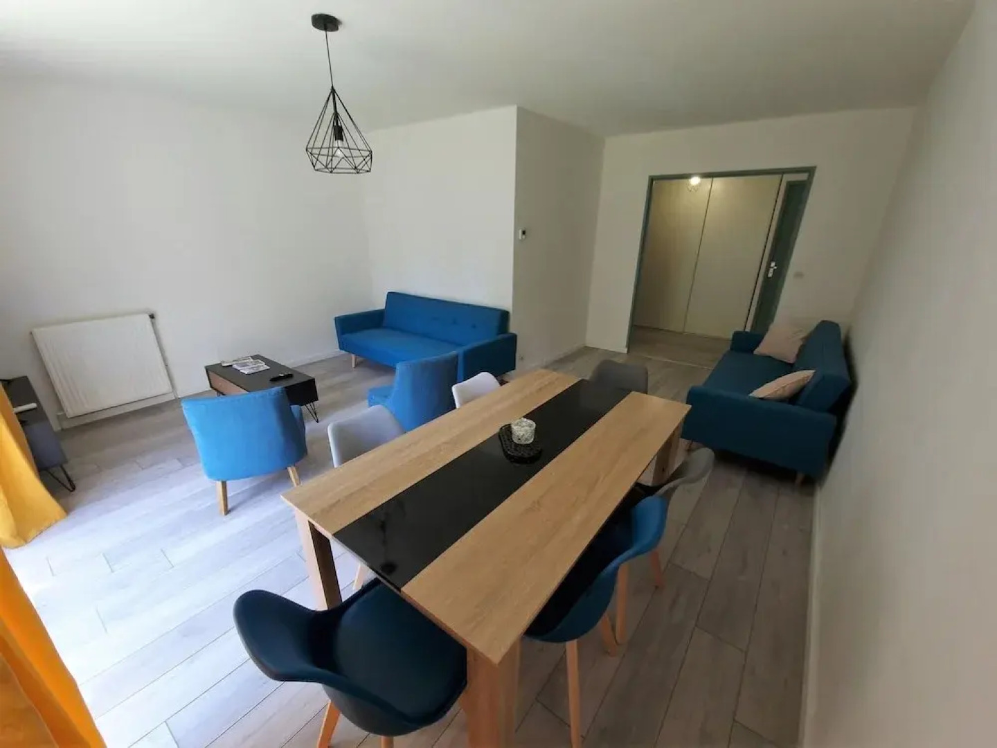 Beautiful Holiday Apartment in Uzes With Balcony