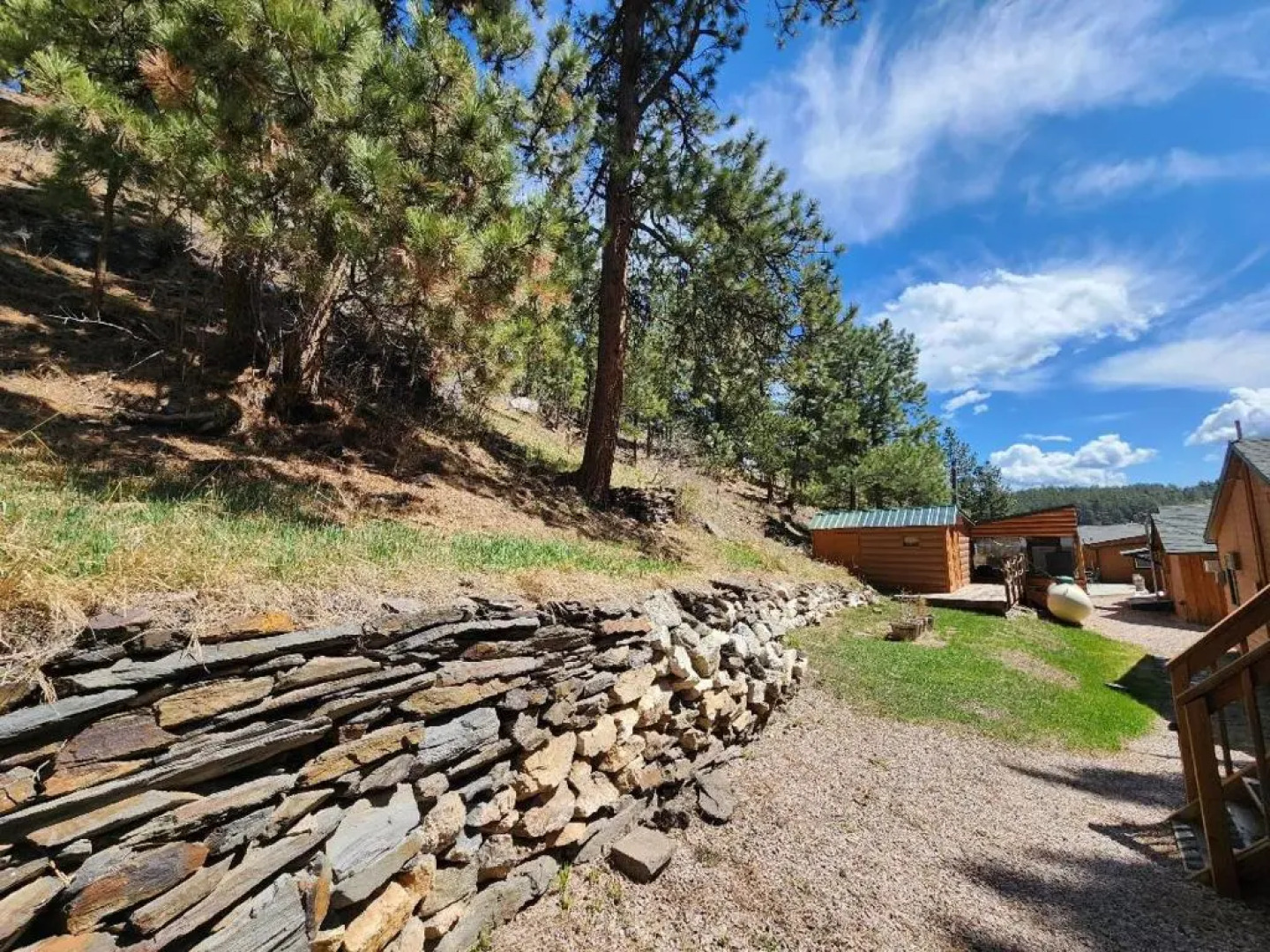 Trails End Cabins & Motel