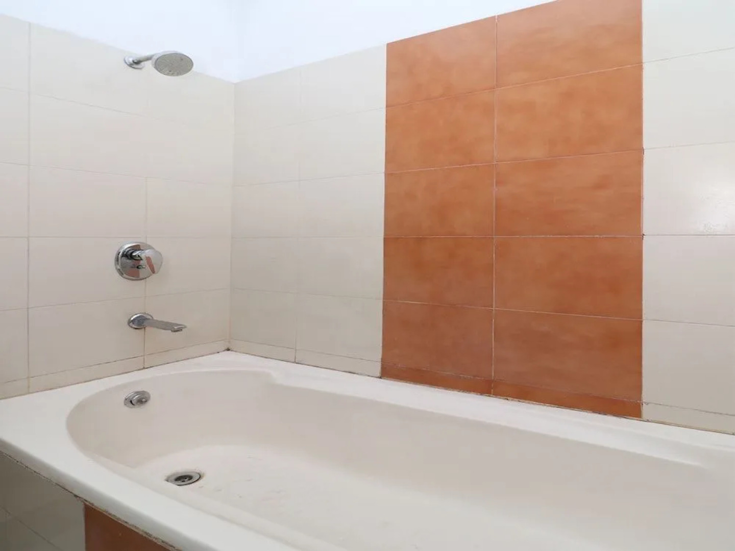 OYO 13161 King's Palace