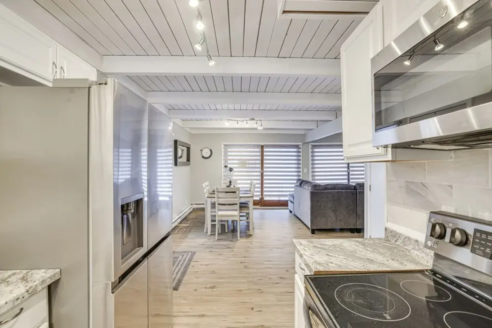 Tobyhanna Home w/ Private Hot Tub & Pool Table!