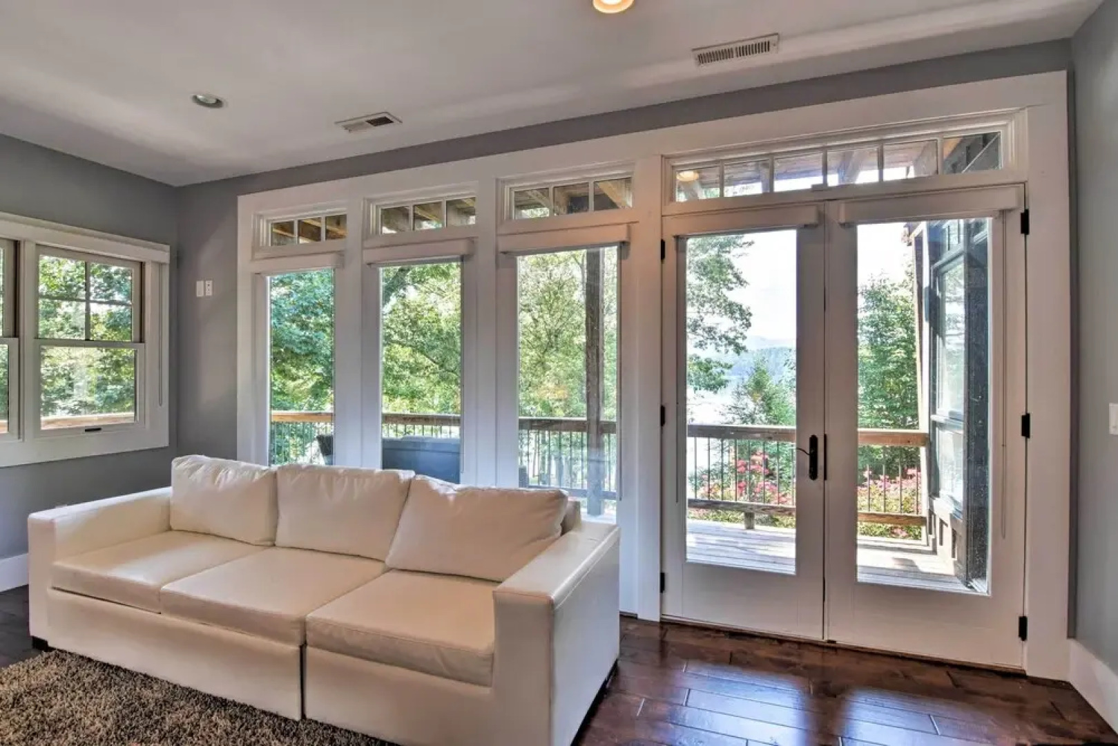 Lake Santeetlah Home w/ Gas Grill, Walk to Marina!