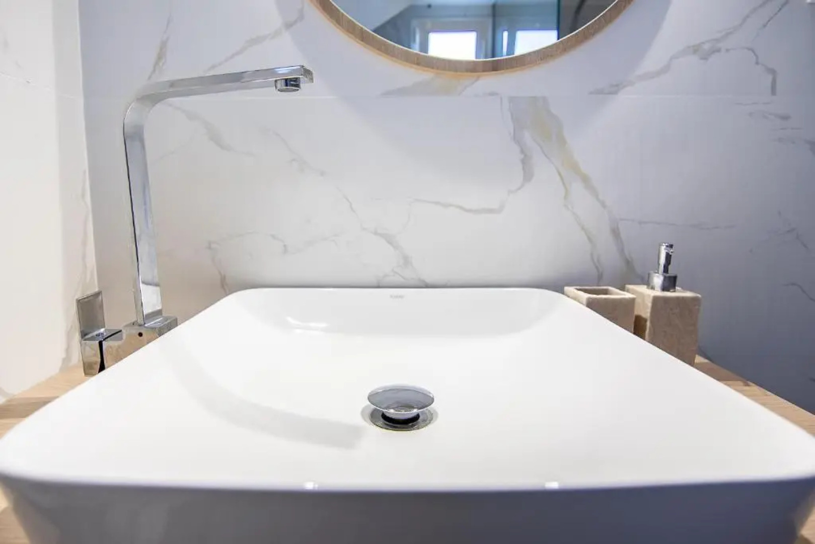 Georgianna's suite with private pool , 'greysuite'