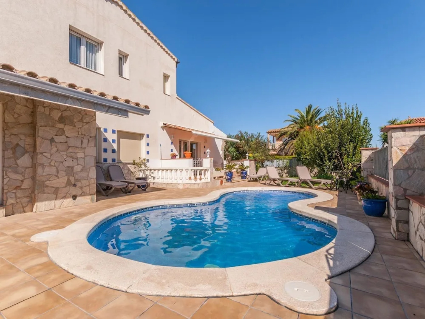 Ravishing Holiday Home near Beach in St. Pere Pescador