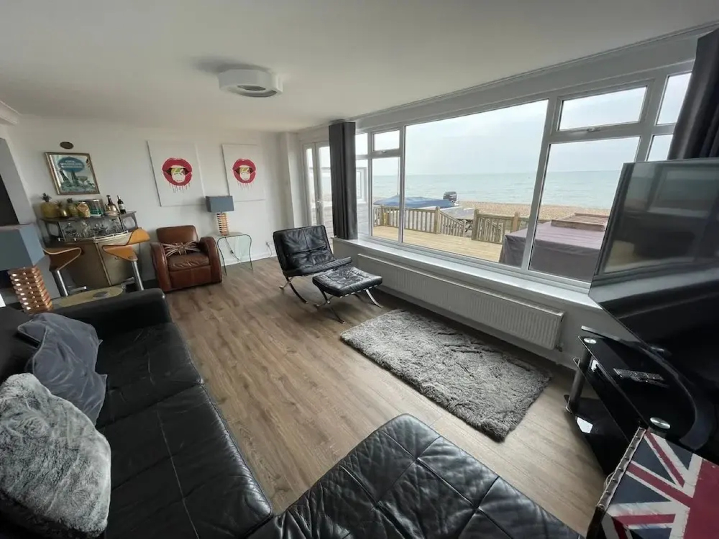 Exquisite Beachfront Residence With Luxurious Interiors The Cozy Clam Pevensey Bay