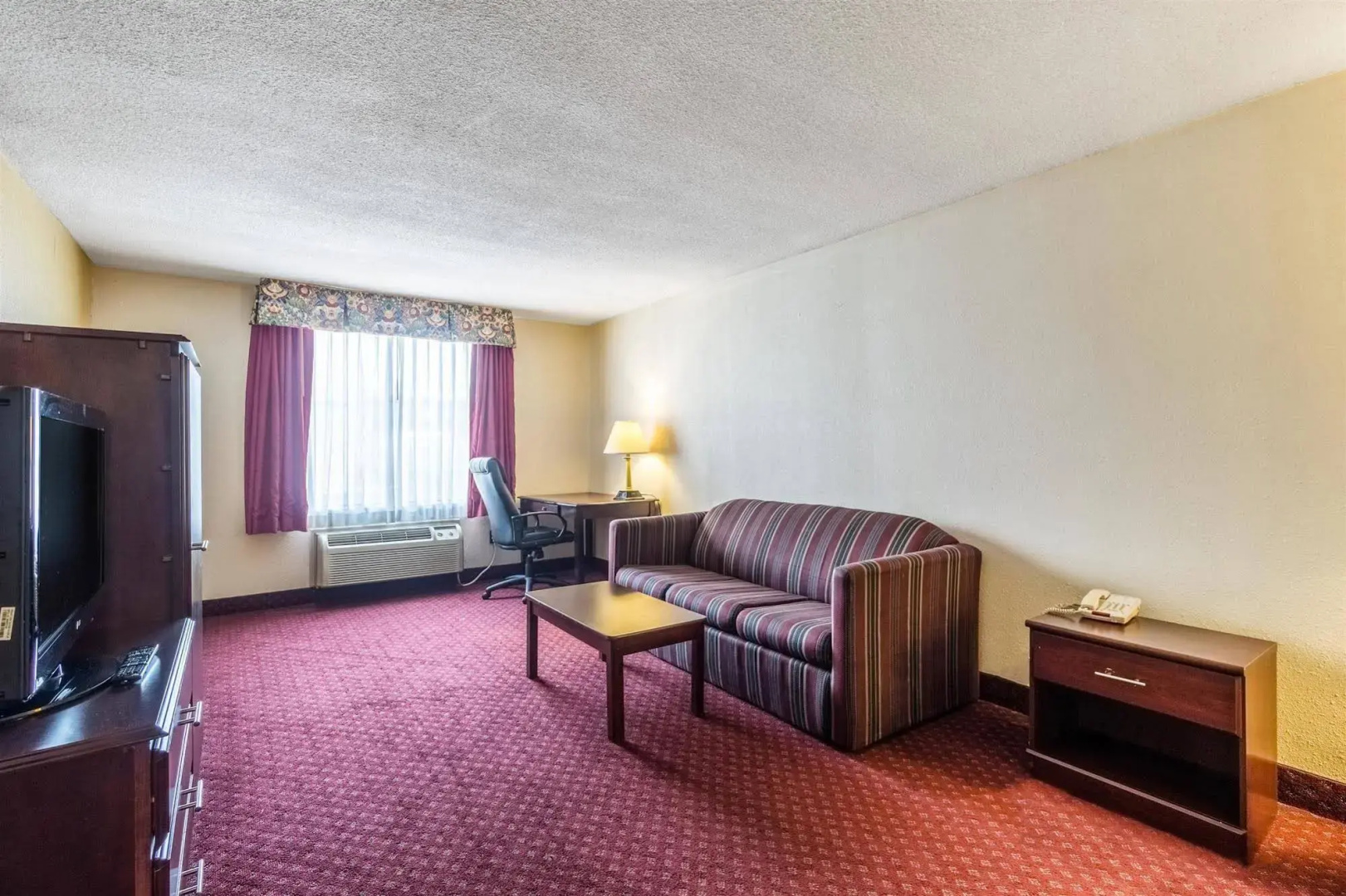 Econo Lodge Inn & Suites Chambersburg Central