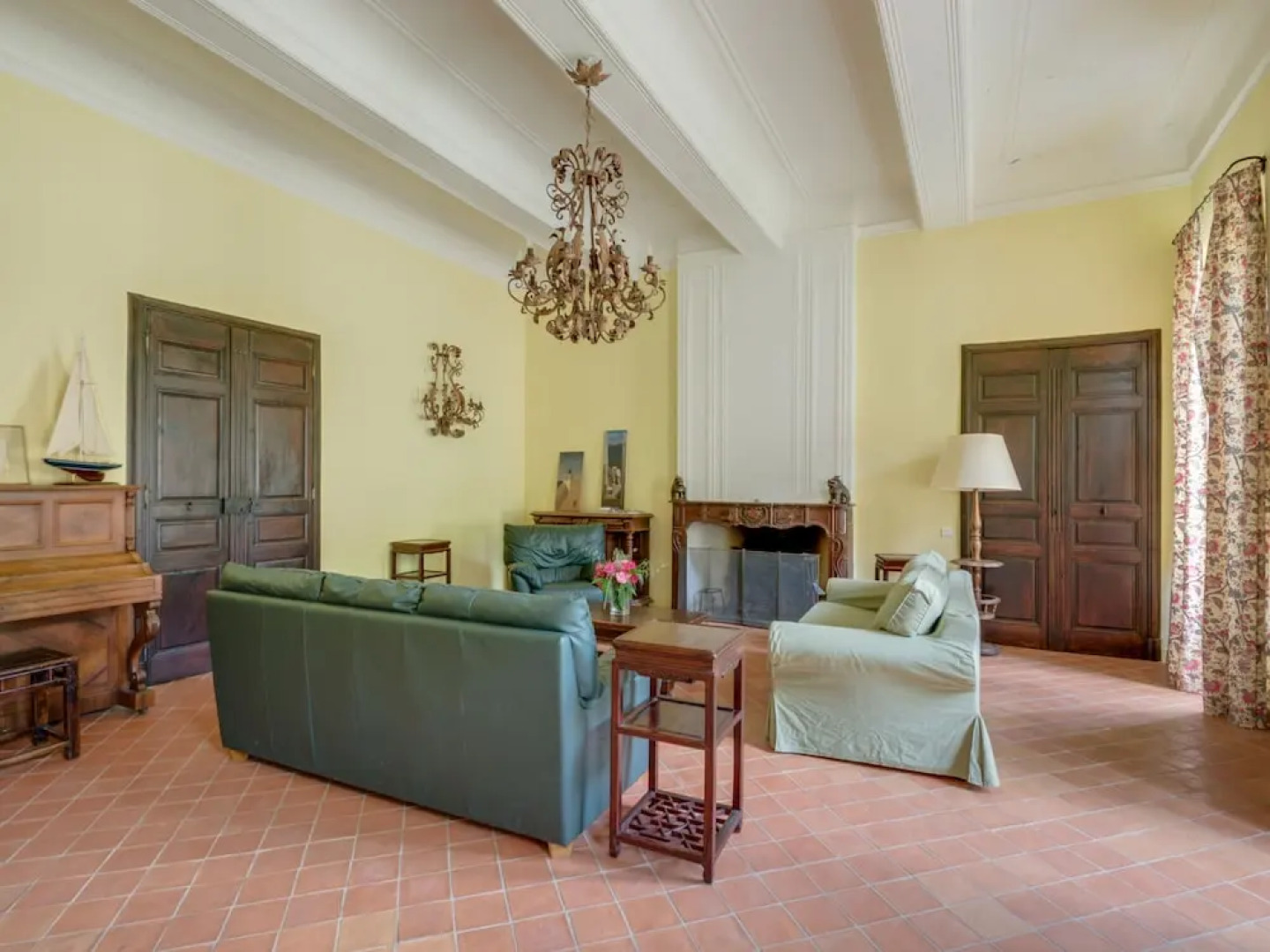 Secluded Holiday Home in Rustrel With Swimming Pool