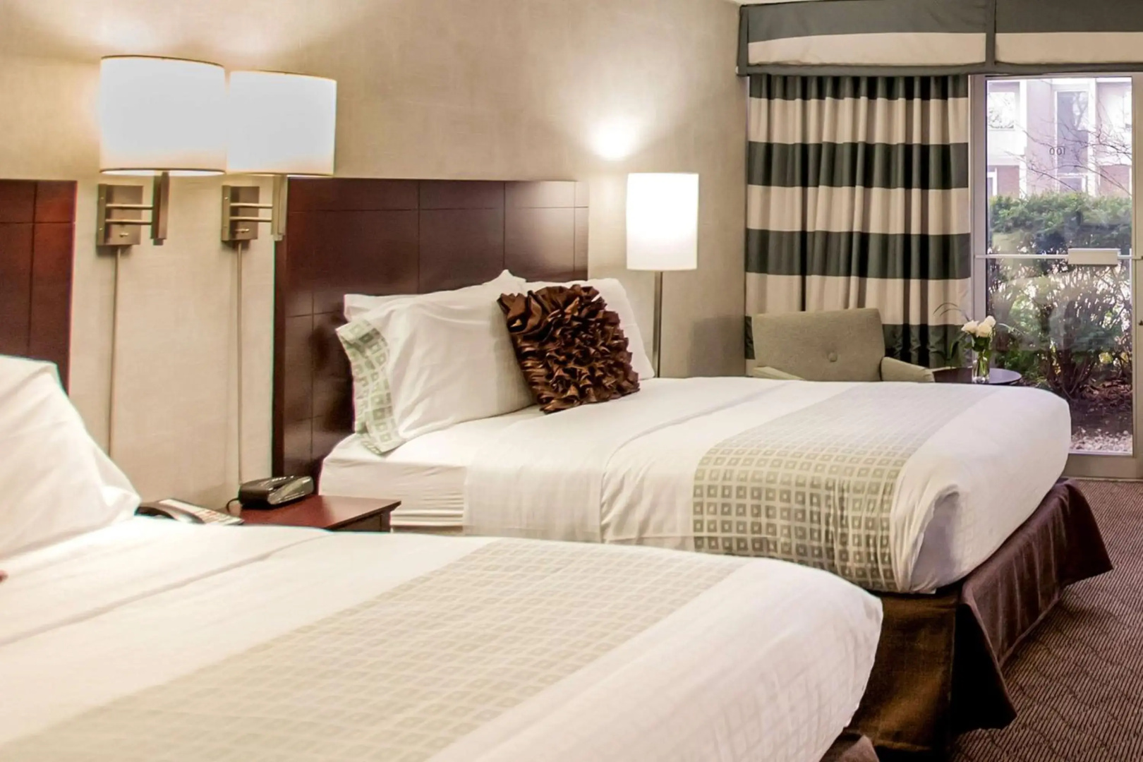 Somerset Inn