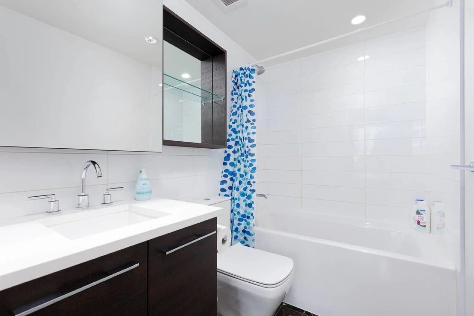 Modern Bright Townhome in Richmond