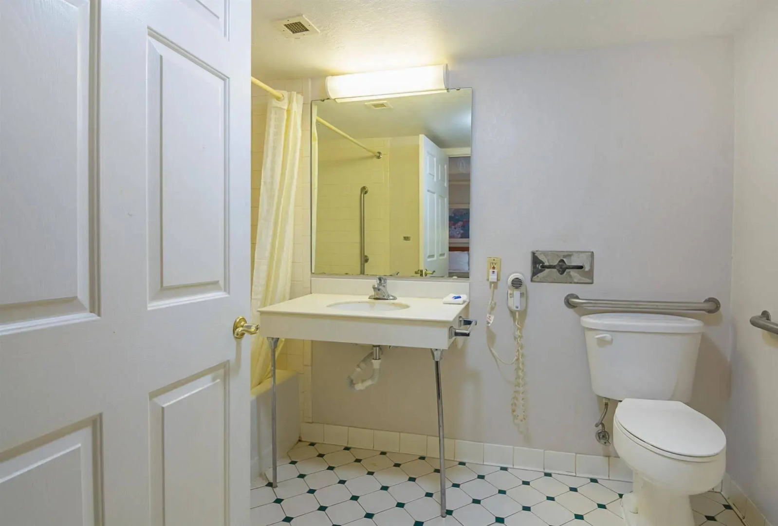 Baymont by Wyndham Tulsa Broken Arrow