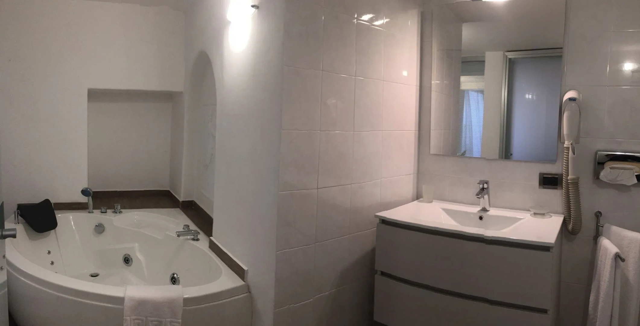 Bougainville Luxury Boutique Hotel