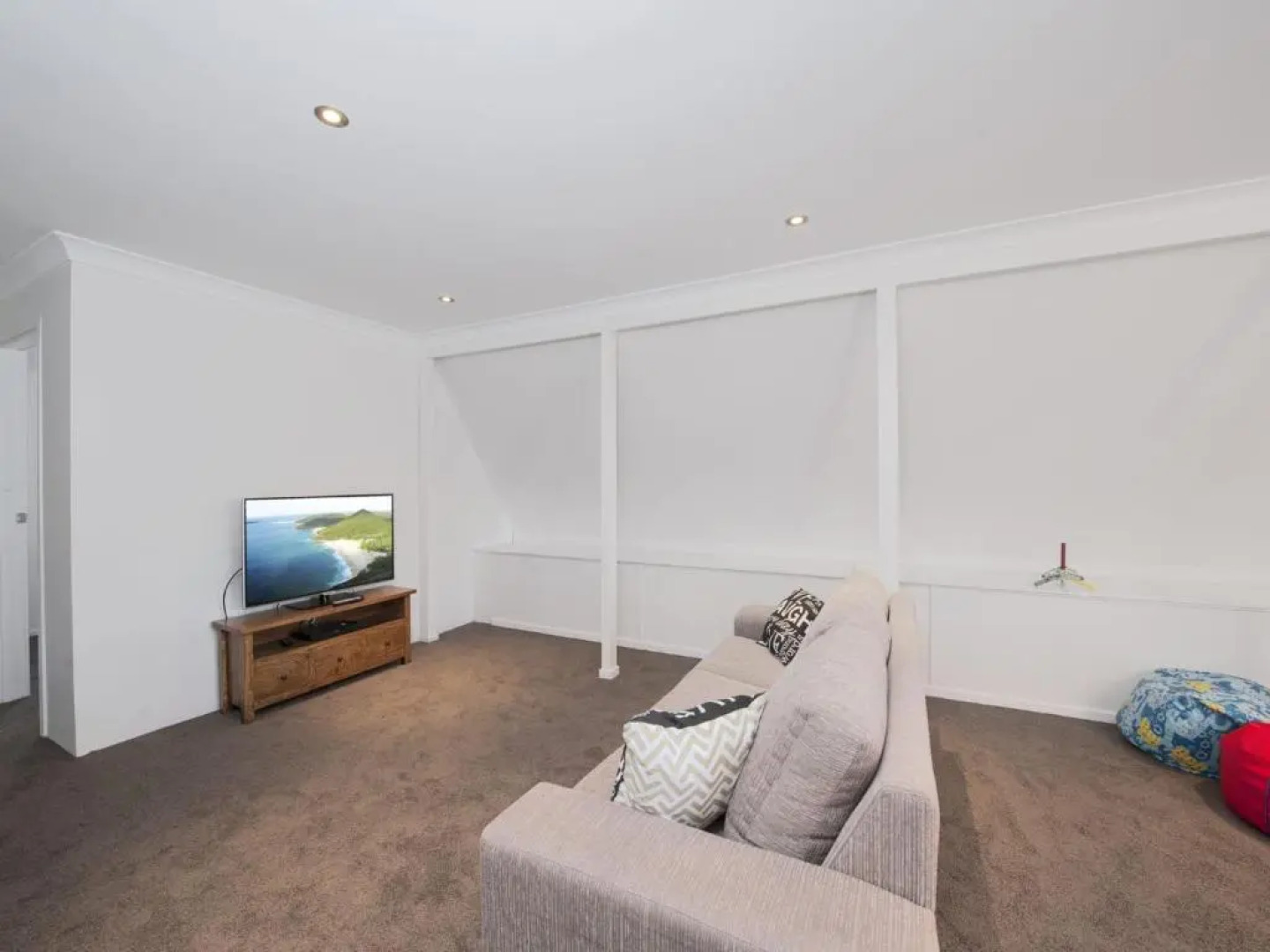 Barefoot Beach House Shoal Bay