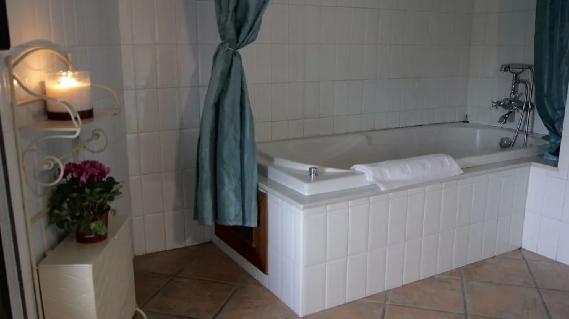 Hotel Laureana Marcos