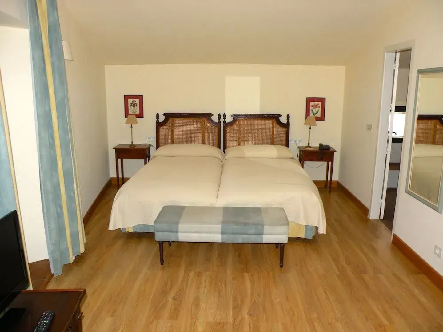 Hotel Posada De Valdezufre