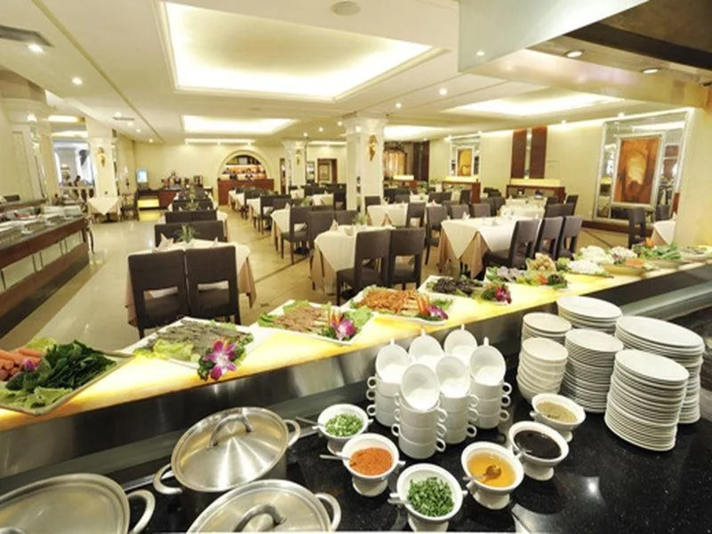 Yun-Ray Ambassador Hotel