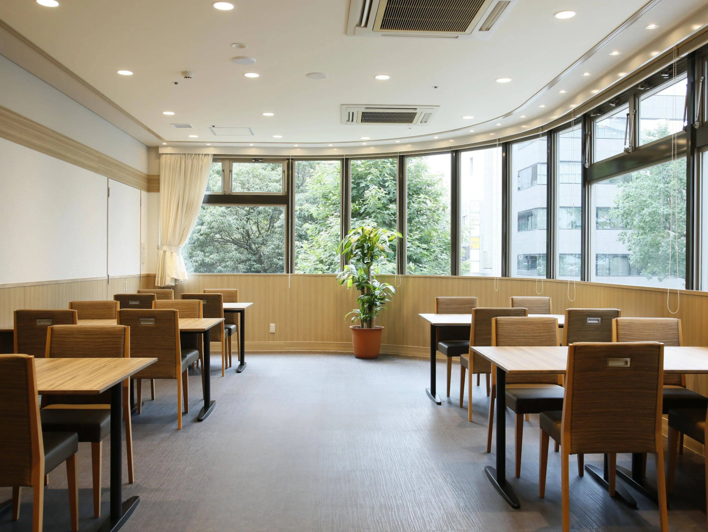 Отель Okayama Koraku 