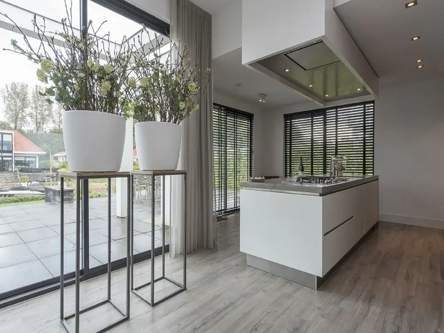 Luxury Villa With Private Jetty in Quiet Park