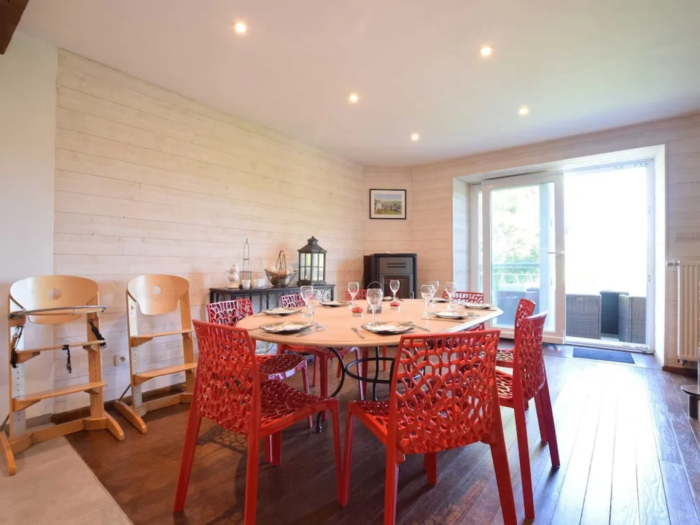 Lavish Holiday Home in Chassepierre With Terrace