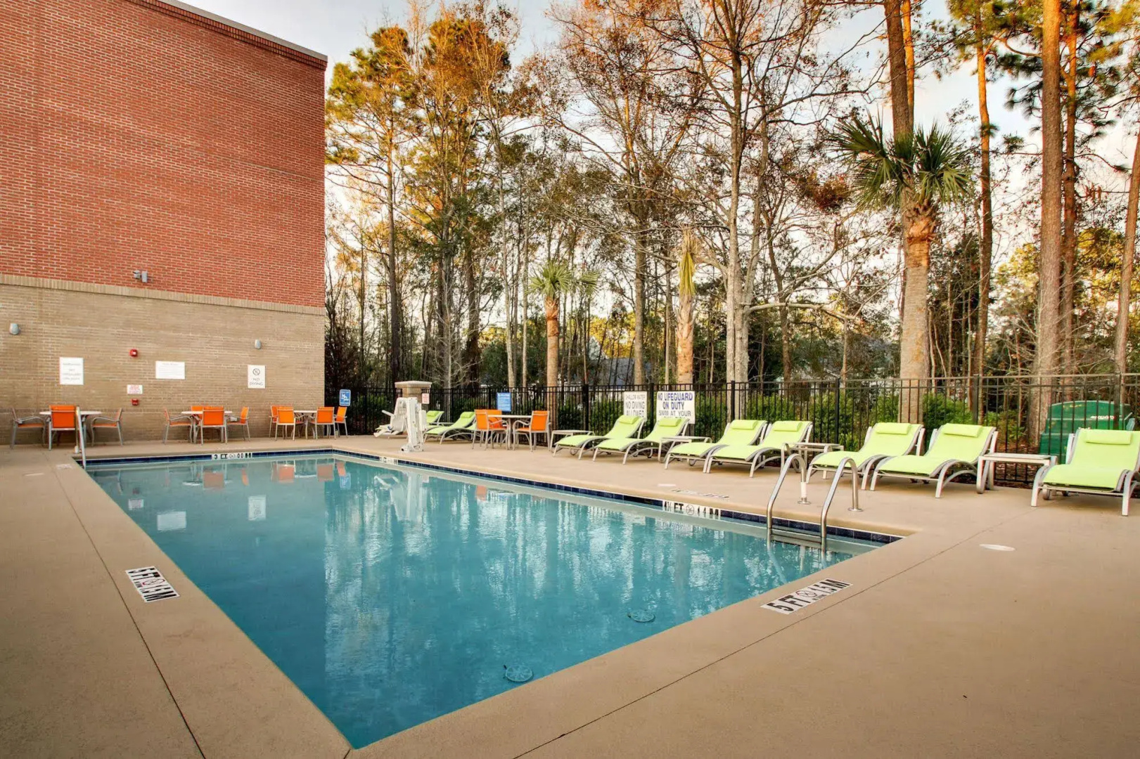 Holiday Inn Express & Suites Charleston NE Mt Pleasant US17 by IHG