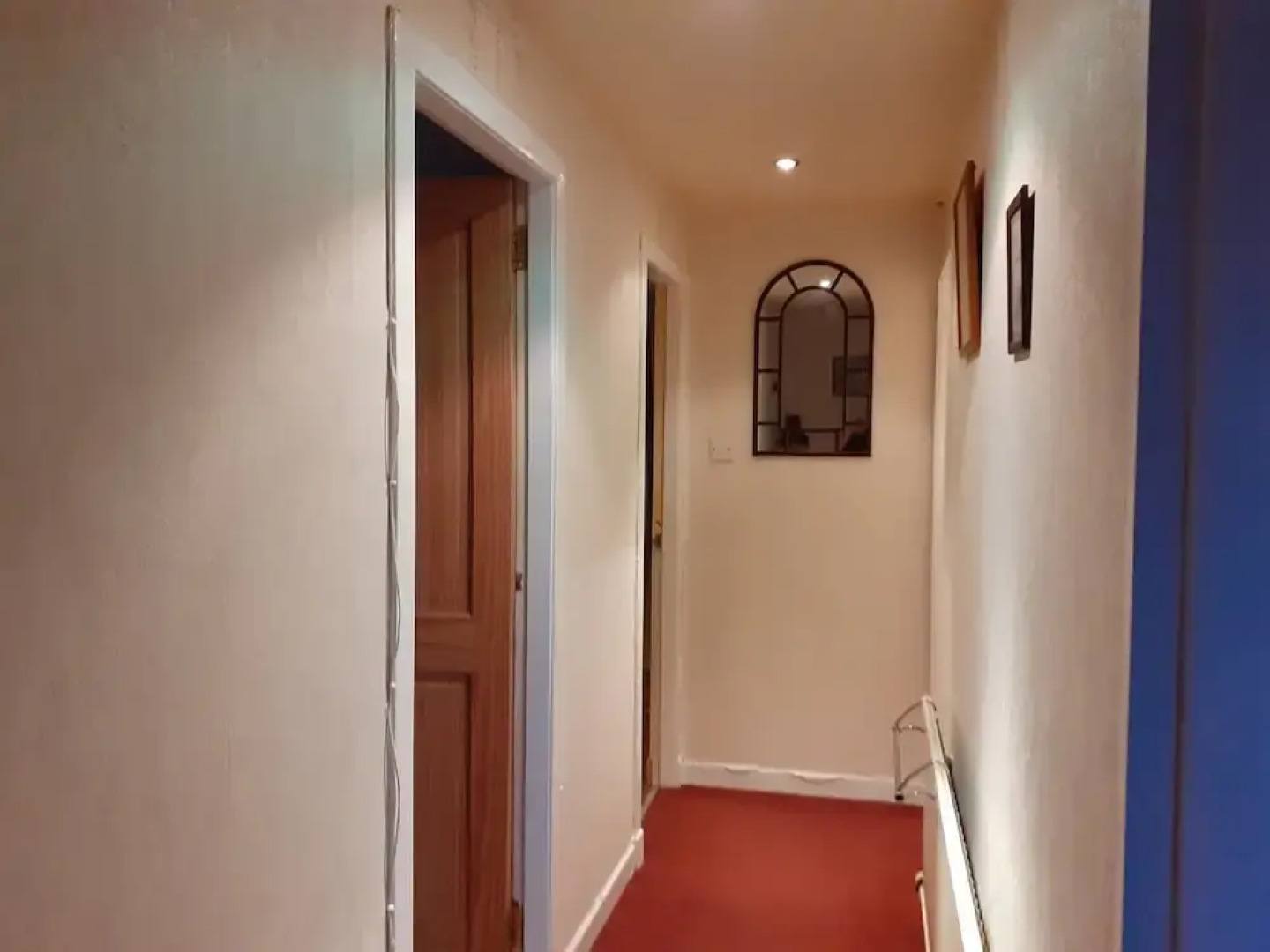 2 Bed Apartment 2 Mins Walk Away From the Beach!