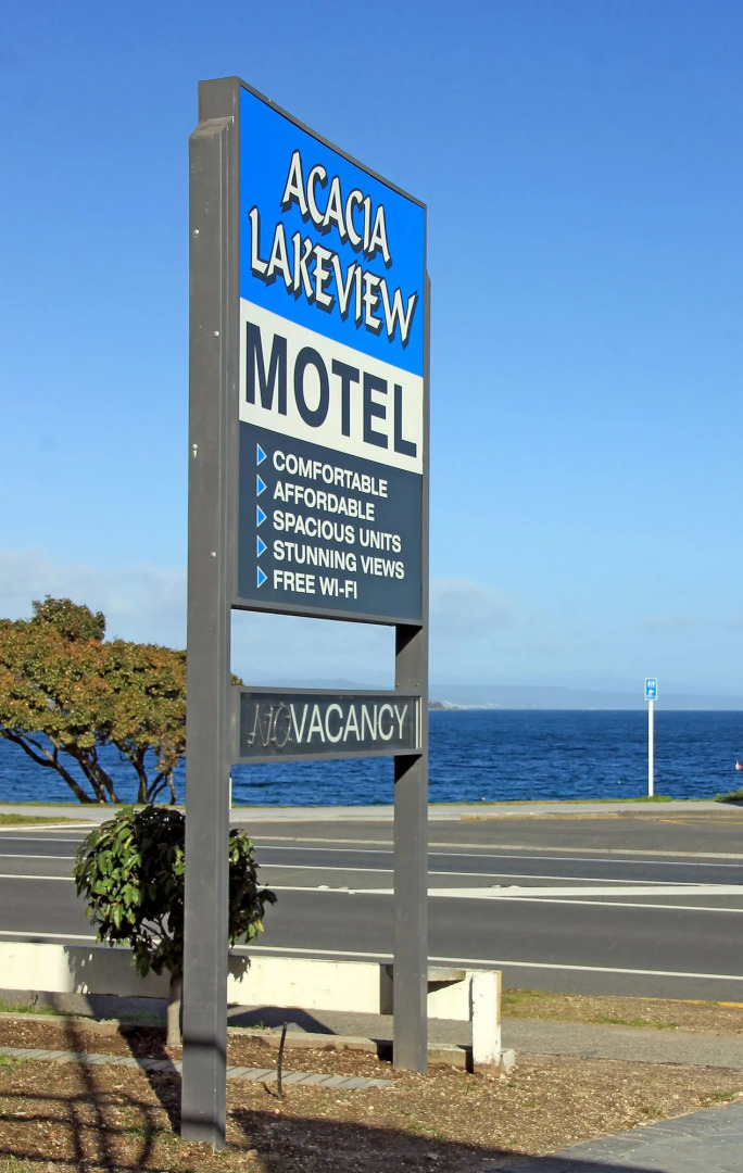 Acacia Lake View Motel