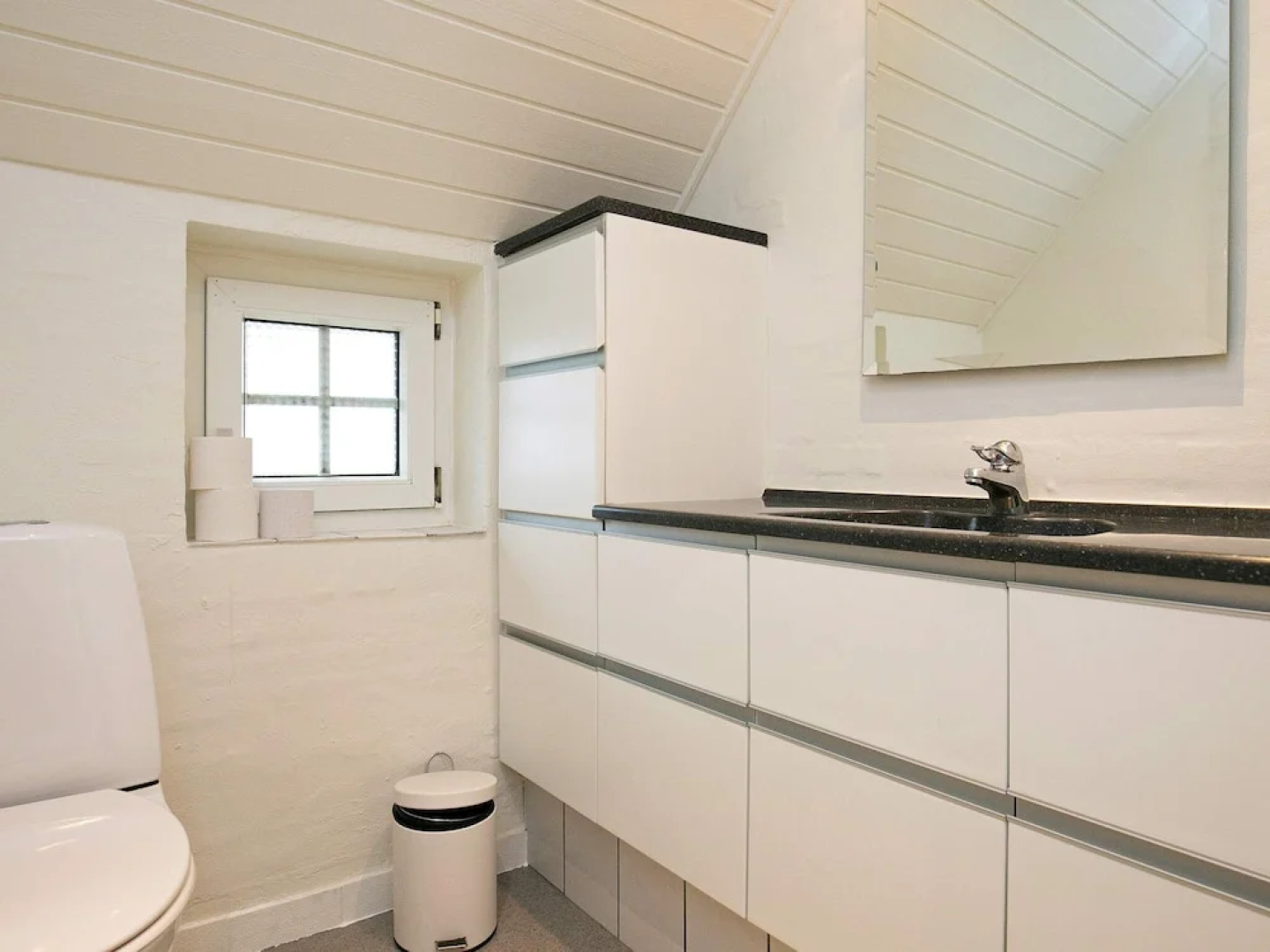 Spacious Cottage in Ulfborg With Indoor Pool