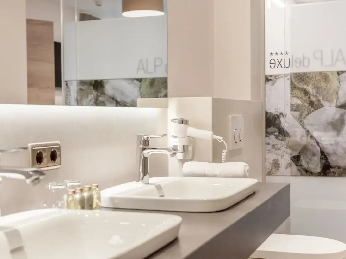 Regina’s Alp Deluxe