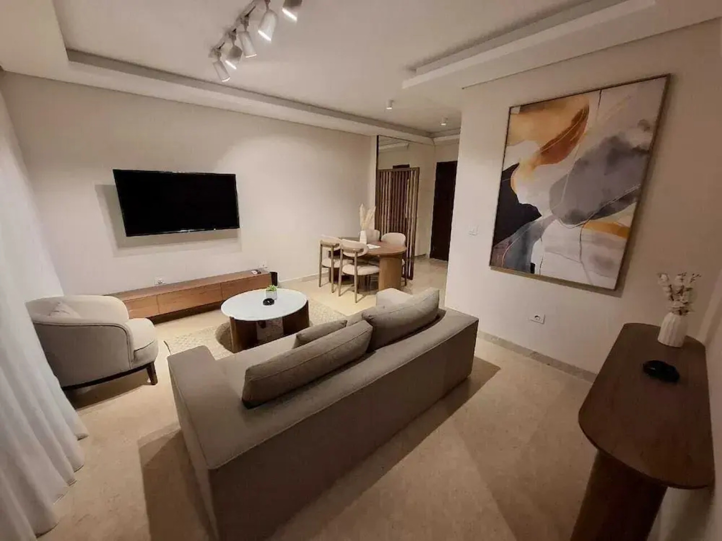 Mynt Stay zed west Residence 2 bedroom E1E213