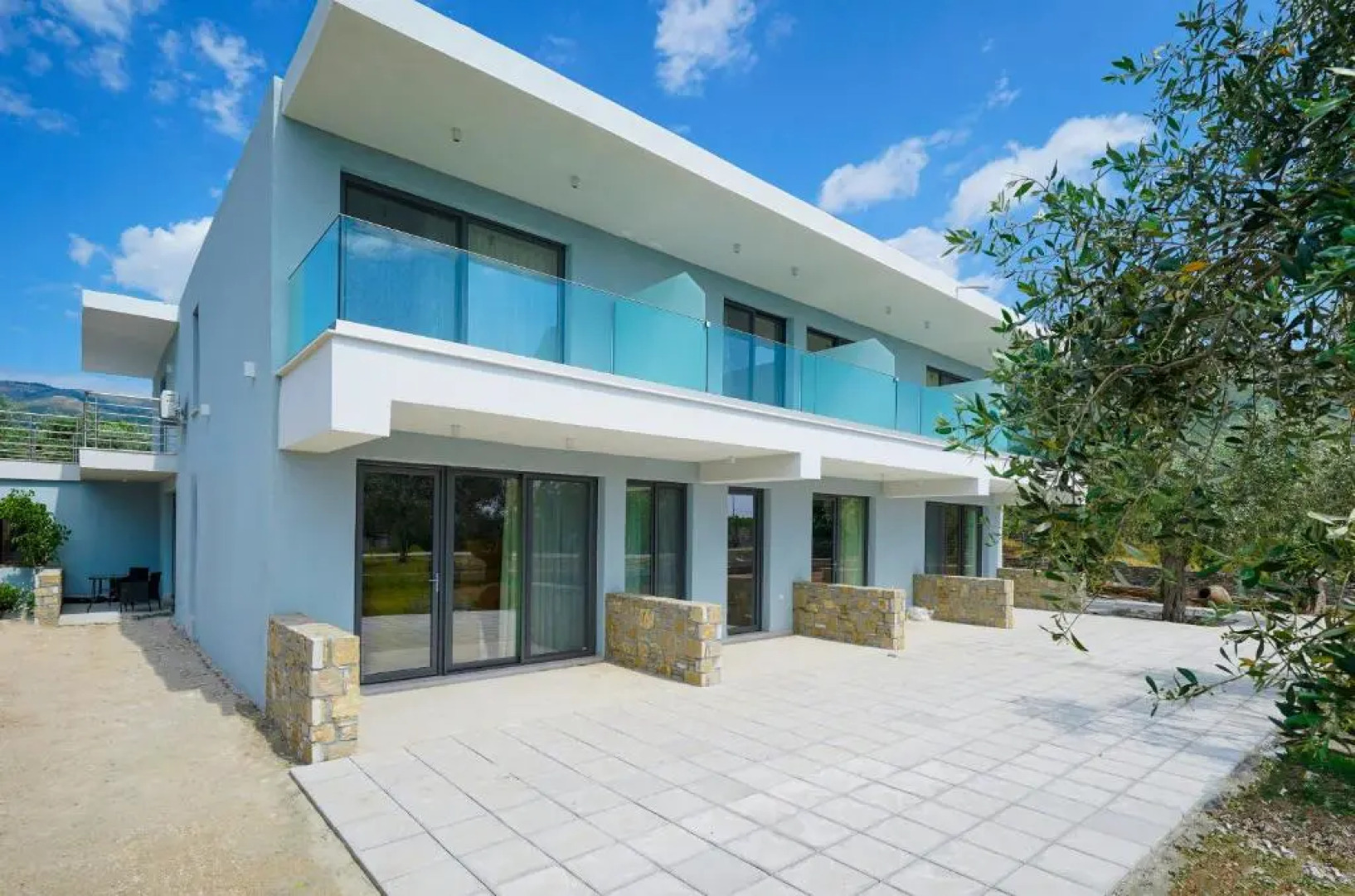 Miracle Suites by Klisma beach