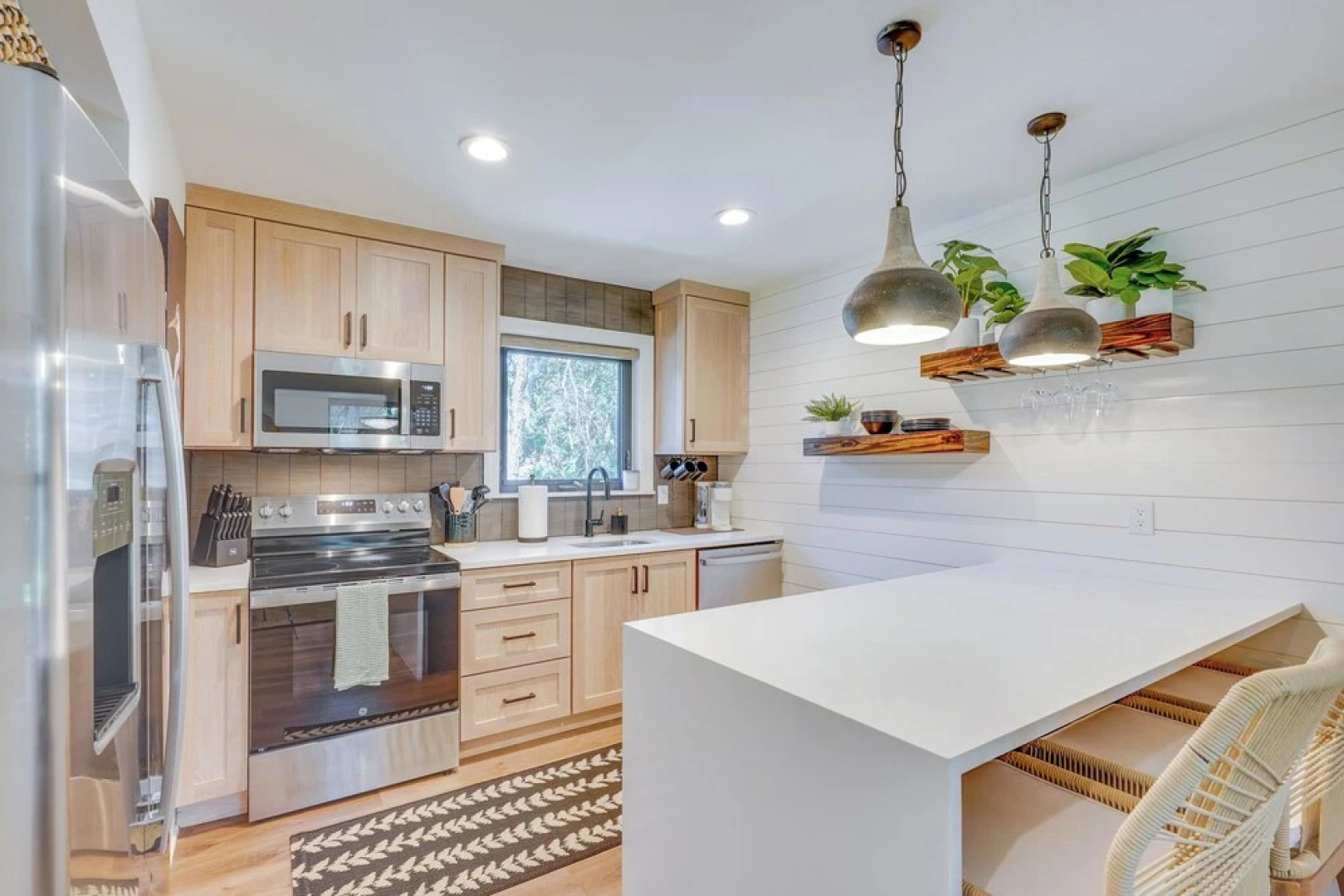 < 1 Mi to Seabrook Island Beach: Golf-view Villa!